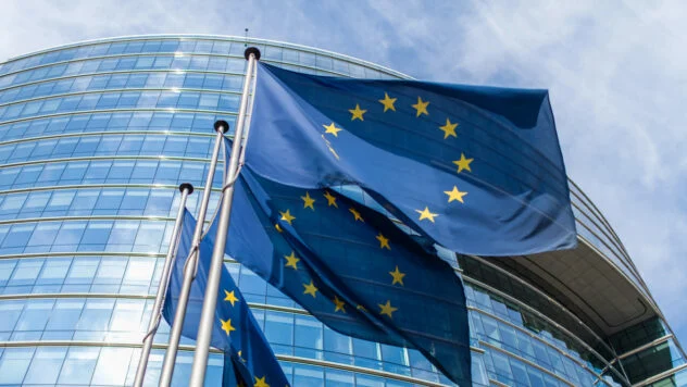 Die EU hat das Verteidigungsprogramm SAFE im Umfang von 150 Mrd. € genehmigt, mit möglicher Beteiligung der Ukraine an gemeinsamen Rüstungsbeschaffungen.