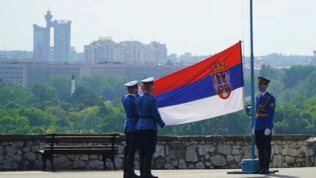 Russland wirft serbischen Rüstungsfirmen vor, über NATO- und afrikanische Staaten unter Umgehung der Neutralität Waffen an die Ukraine zu liefern.