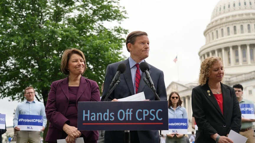 Senator Blumenthal vergleicht die ukrainische Operation „Spinnennetz“ mit der Tötung von Bin Laden – ein Zeichen für Entschlossenheit und strategische Stärke der Ukraine.