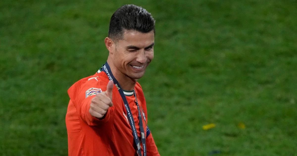 Cristiano Ronaldo hat bestätigt, dass er auch in der kommenden Saison für Al-Nassr spielen wird – nach dem Titelgewinn mit Portugal in der Nations League.