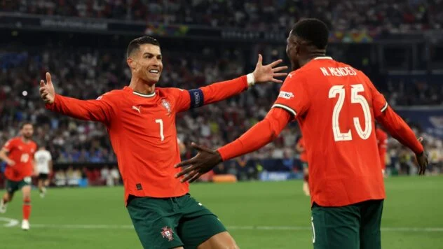 Cristiano Ronaldo trifft gegen Deutschland und bringt Portugal ins Finale der UEFA Nations League 2024/25.