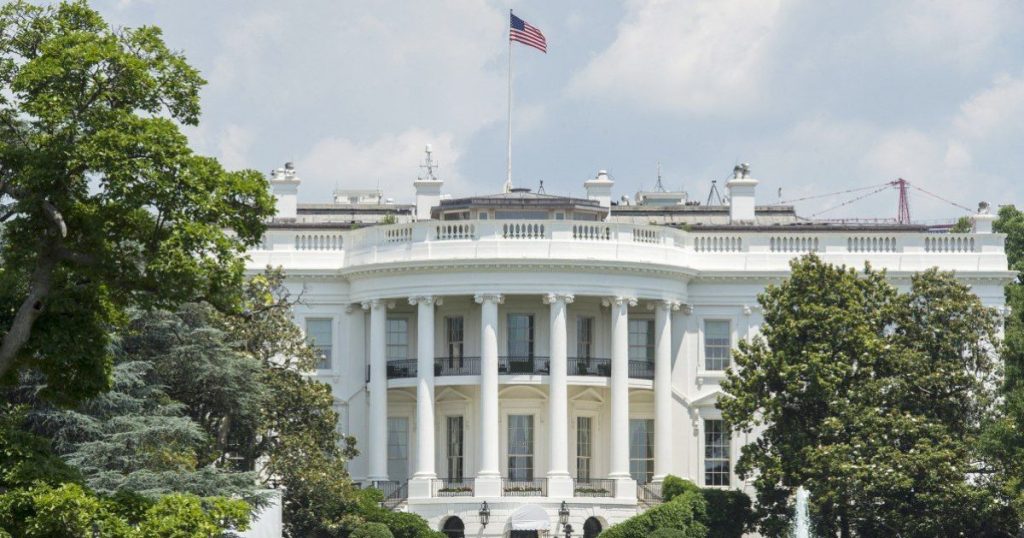 Starlink wurde im Weißen Haus ohne Genehmigung installiert – US-Geheimdienste prüfen Sicherheitsrisiken, der Kongress leitet Ermittlungen ein.