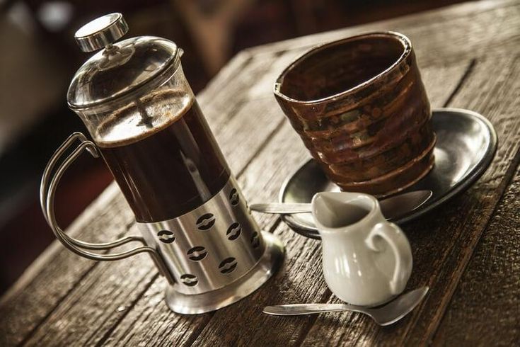 Erfahren Sie, welcher Kaffee sich am besten für die French Press eignet und wie man ihn richtig zubereitet, um Geschmack und Aroma optimal zu entfalten.