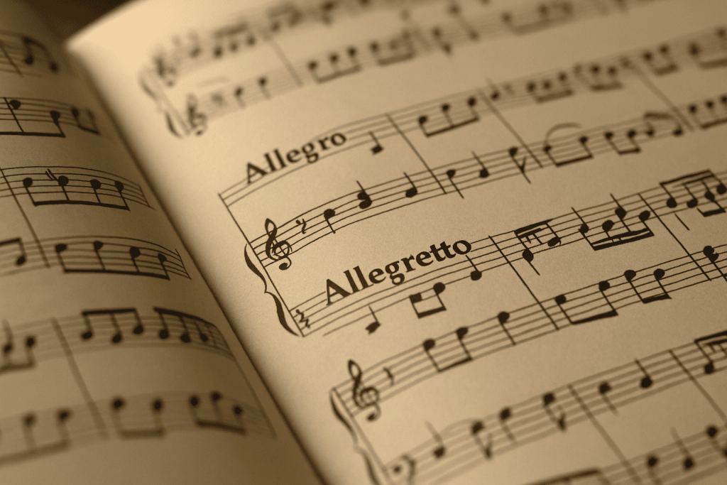 Erfahren Sie, worin sich Allegro und Allegretto unterscheiden, welche Arten von Allegro es gibt und wie diese Tempobezeichnungen in der Musik verwendet werden.