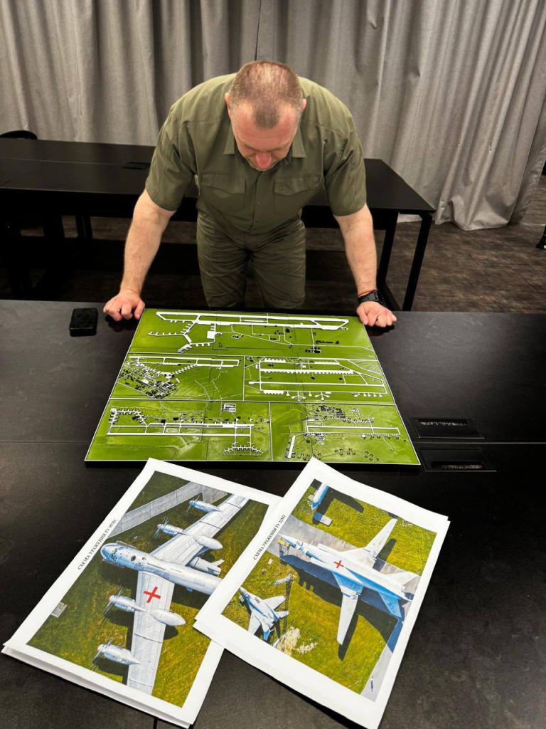Historisches Foto: Maljuk während der Durchführung der Spezialoperation „Spinnennetz“.