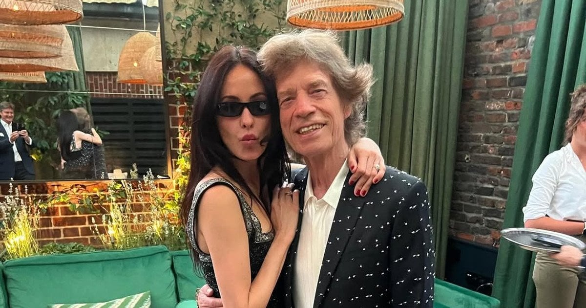 Mick Jagger wurde 82 Jahre alt – Melanie Hamrick zeigte zu diesem Anlass ihren Sohn. Das Foto des Jungen, der seinem Vater sehr ähnlich sieht, begeistert Fans.