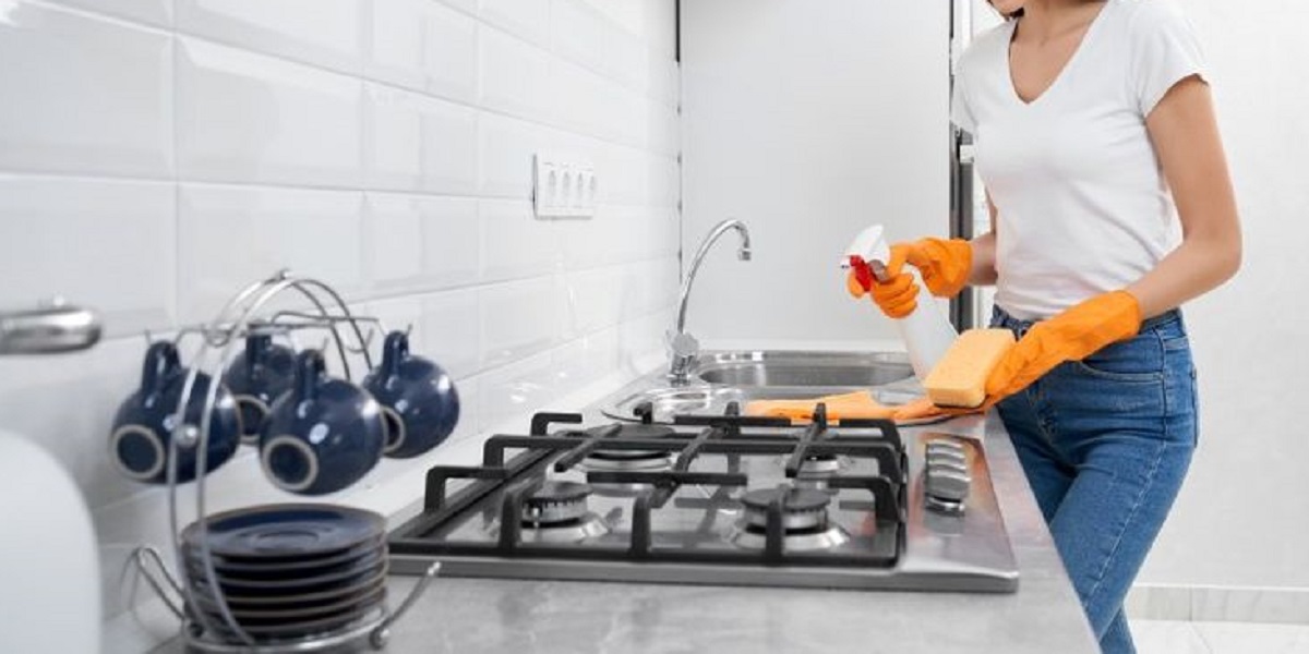 Wie man die Küche ohne großen Aufwand sauber hält: praktische Lifehacks, bewährte Reinigungsmethoden und Tipps zur Organisation und Pflege von Haushaltsgeräten.