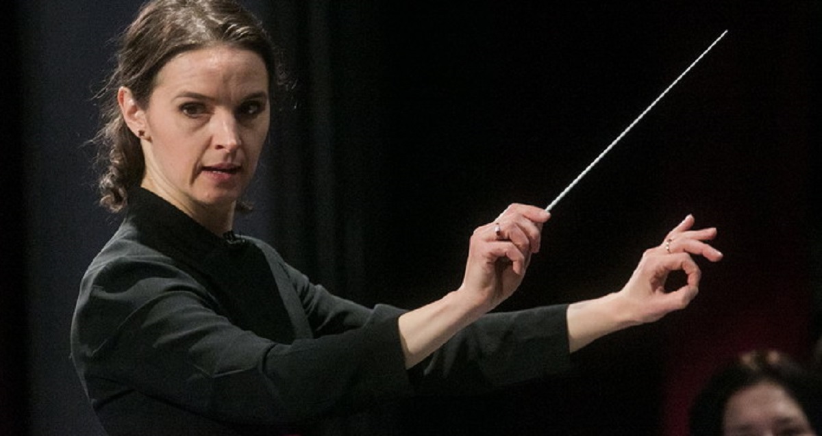 Oksana Lyniv – erste Frau am Dirigentenpult der Bayreuther Festspiele. Ihre Karriere inspiriert Klassikfans in ganz Europa.
