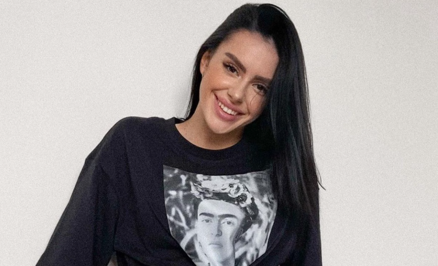 Alina Mironets ist ein populäres OnlyFans-Model aus der Ukraine, das sich für die Legalisierung von Erotik-Inhalten einsetzt und regelmäßig an die ukrainische Armee spendet. Entdecken Sie ihre Geschichte.