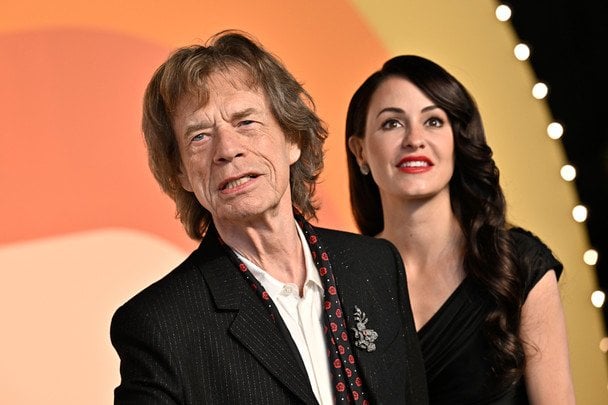 Trotz seines Alters plant der 82-jährige Mick Jagger mit seiner 38-jährigen Verlobten Melanie Hamrick, ein weiteres Kind zu bekommen. Die Familie wächst weiter.