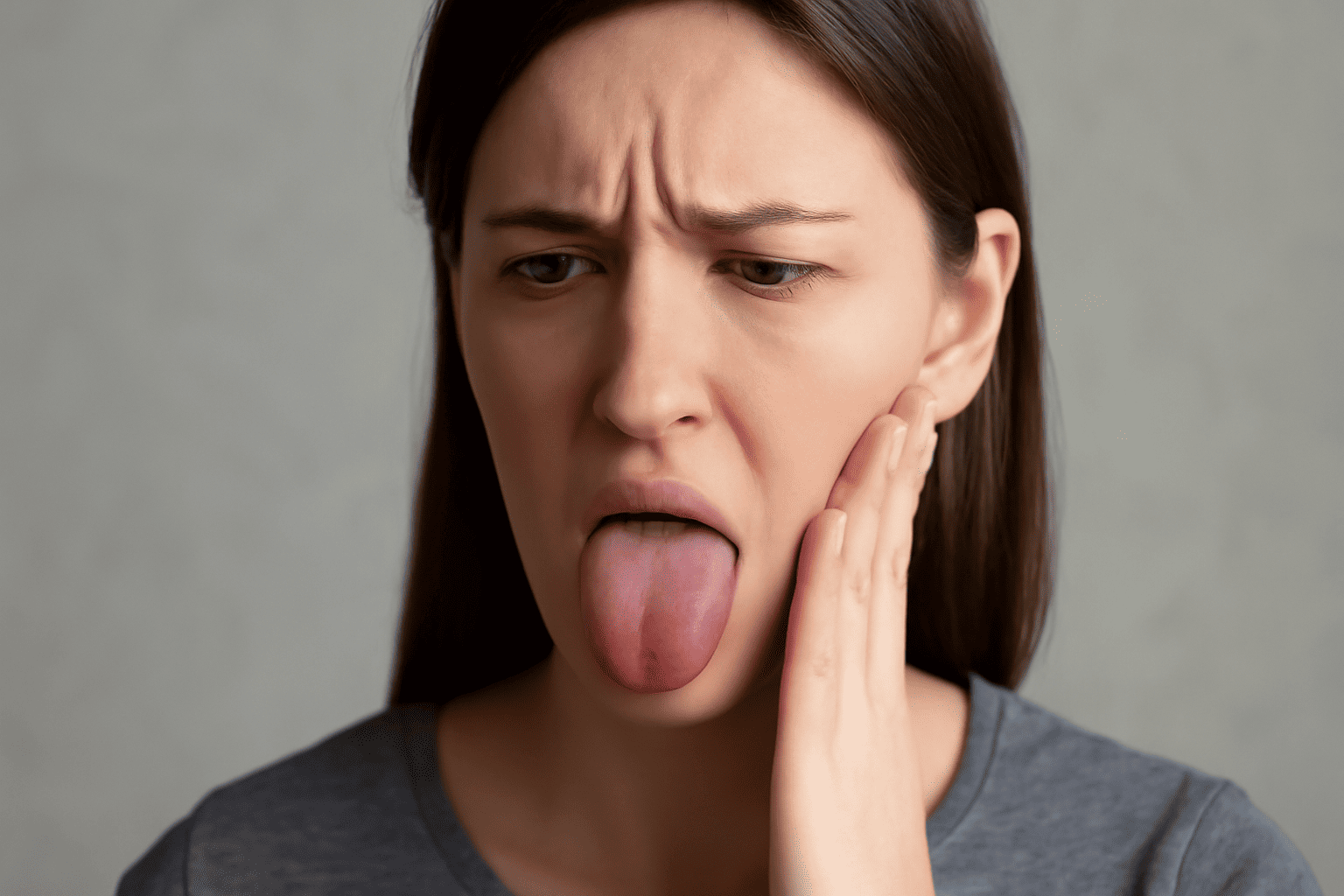 Erfahren Sie, was den bitteren Geschmack im Mund verursacht, warum dieses Symptom auftreten kann und wie man es loswird. Details zu möglichen Ursachen und Behandlungsmethoden.