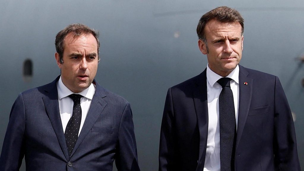 Frankreich 175.000 protestieren gegen Macrons Budget