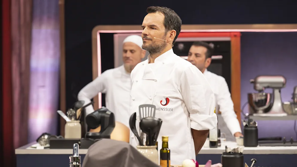 Hensslers Großzügigkeit wird ihm zum Verhängnis Steffen Hensslers Fairness wird ihm in der RTL-Show „Hensslers Dreamteam“ zum Verhängnis – Alexander Herrmann nutzt den Vorteil und gewinnt den spannenden Auftakt.