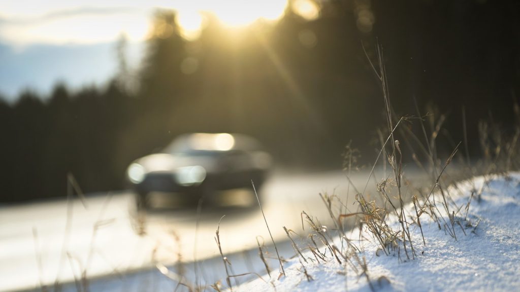 Frost und Glätte: DWD-Prognose warnt vor Risiken in den kommenden Tagen In Bayern werden Frost, Glätte und örtlicher Eisregen erwartet. Der DWD warnt vor gefährlichen Straßenbedingungen und Temperaturen bis –15 °C in den Alpen.