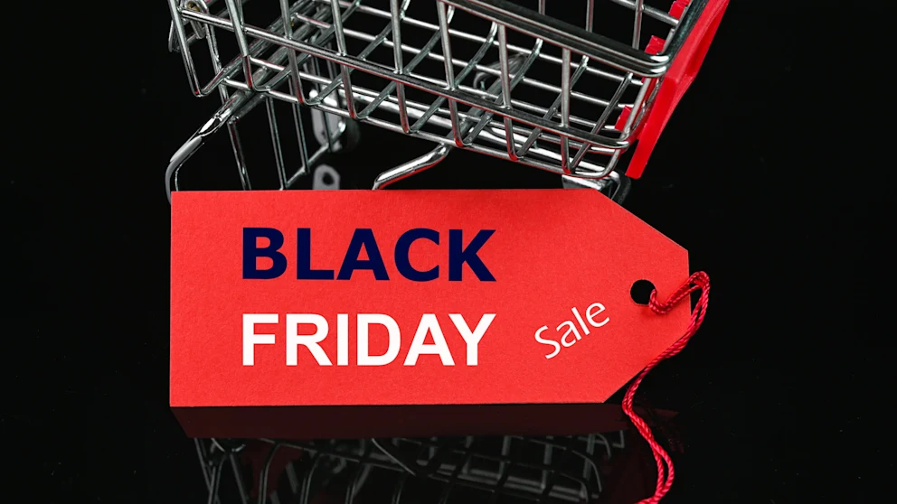 Black Friday 2025: Das Wichtigste zum größten Shopping-Event des Jahres Der Black Friday 2025 findet am 28. November statt, doch erste Rabatte laufen bereits. Die wichtigsten Fakten, Spartipps und Unterschiede zum Cyber Monday.