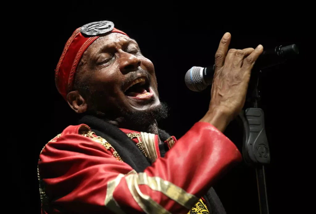 Der jamaikanische Musiker Jimmy Cliff, einer der wichtigsten Wegbereiter des Reggae und Star des Films „The Harder They Come“, ist im Alter von 81 Jahren verstorben