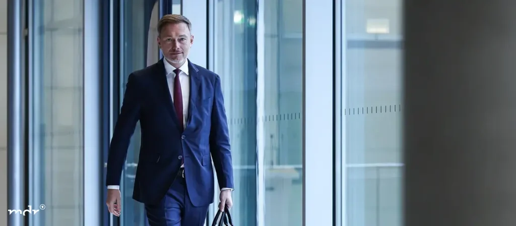 Nach seinem Ausscheiden aus der Politik wechselt Christian Lindner als stellvertretender Vorstandsvorsitzender zu Autoland AG und plant weitere Tätigkeiten in Aufsichtsräten