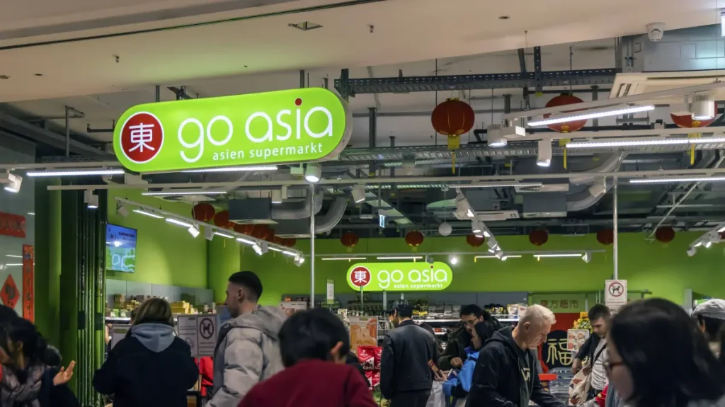 In Deutschland wurde eine Reismischung von Go Asia zurückgerufen, weil sie nicht zugelassene Zutaten enthält. Betroffen sind 13 Bundesländer.