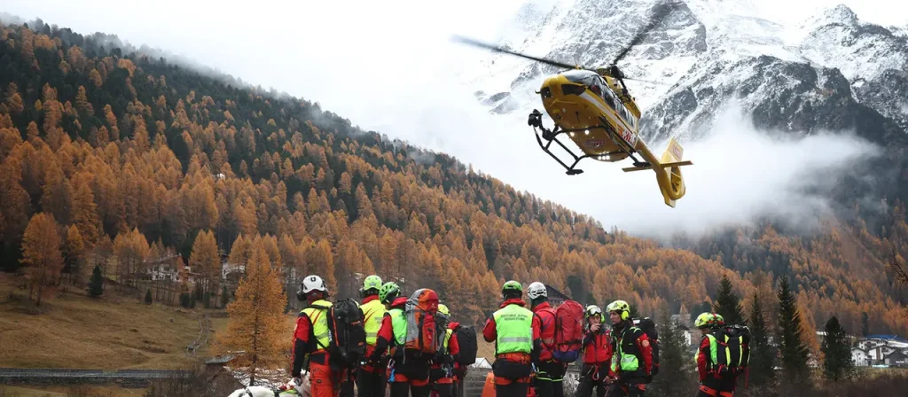 Bergsteiger sterben unter Schneemassen oberhalb von Sulden In Südtirol ging nur 100 Meter unterhalb des Gipfels der Weißkugel eine Lawine ab. Bergsteiger wurden verschüttet, die Retter ermitteln die Ursachen