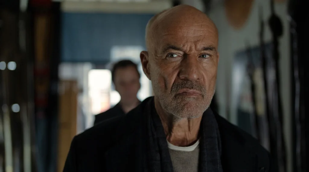 Der ARD-Thriller „Hagen Benz: Das Böse in dir“ erzählt von zwei Ermittlern, die auf dunkle Geheimnisse stoßen, die tief in die Vergangenheit reichen.