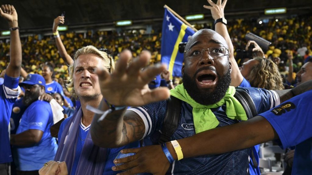 Curaçao qualifiziert sich für die WM 2026 durch eine emotionale Leistung und beeindruckende Vorstellung, trotz eines 0:0 gegen Jamaika im entscheidenden Spiel.