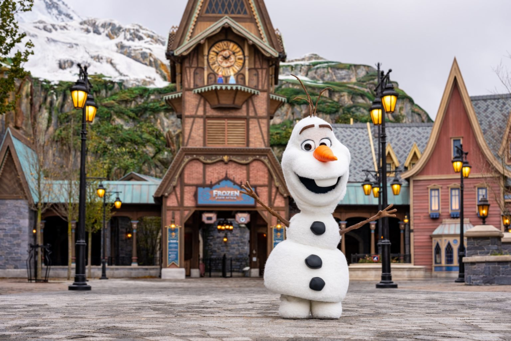 ALLES, WAS SIE ÜBER DEN NEUEN „FROZEN“-BEREICH IM DISNEYLAND PARIS WISSEN MÜSSEN