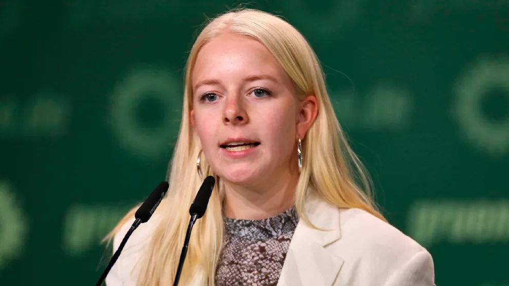 Yette Nitzard hat im Büro der Abgeordneten Lena Gumnior eine neue Arbeit begonnen Yette Nitzard, ehemalige Vertreterin der „Grünen Jugend“, hat eine neue Arbeit im Bundestag im Büro der Abgeordneten Lena Gumnior begonnen. Details zur Position bleiben vertraulich