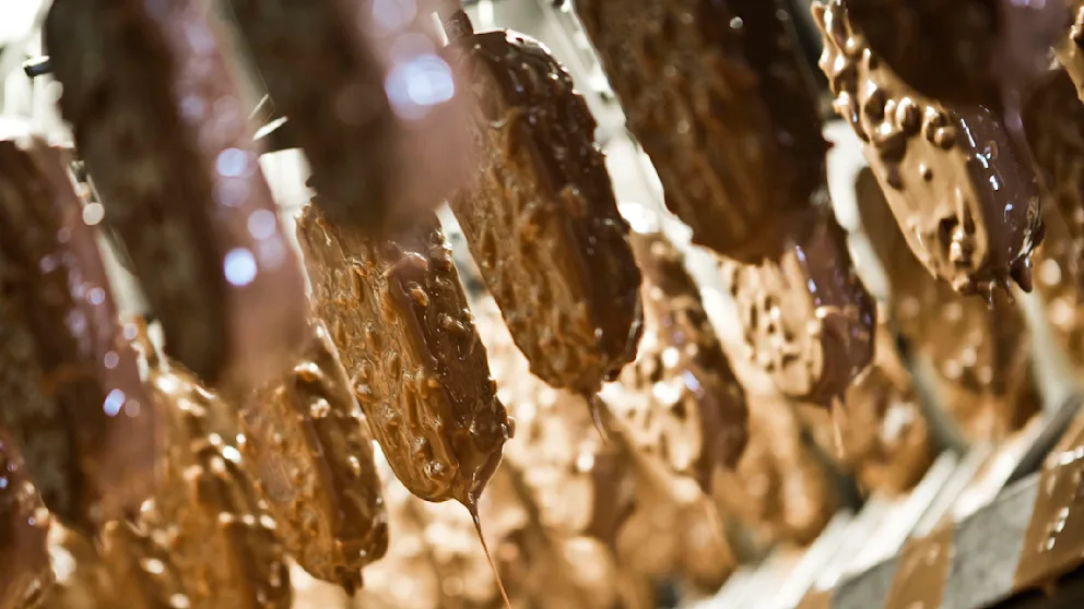 Der erste Börsentag von Magnum: Erwartungen und Realität Magnum beendet seinen ersten Börsentag stabil: Die Aktie steigt nach schwachem Start auf 12,91 Euro. Anleger beobachten aufmerksam die weitere Unternehmensstrategie