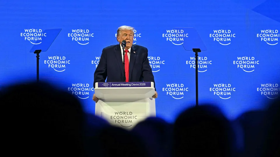 Trump in Davos: Grönland „für die USA nötig“, scharfe Kritik an Europa Trump bekräftigt in Davos Grönland-Pläne ohne Gewalt, kritisiert Europa und den „grünen Betrug“, lobt Merz und rechtfertigt seine Zölle