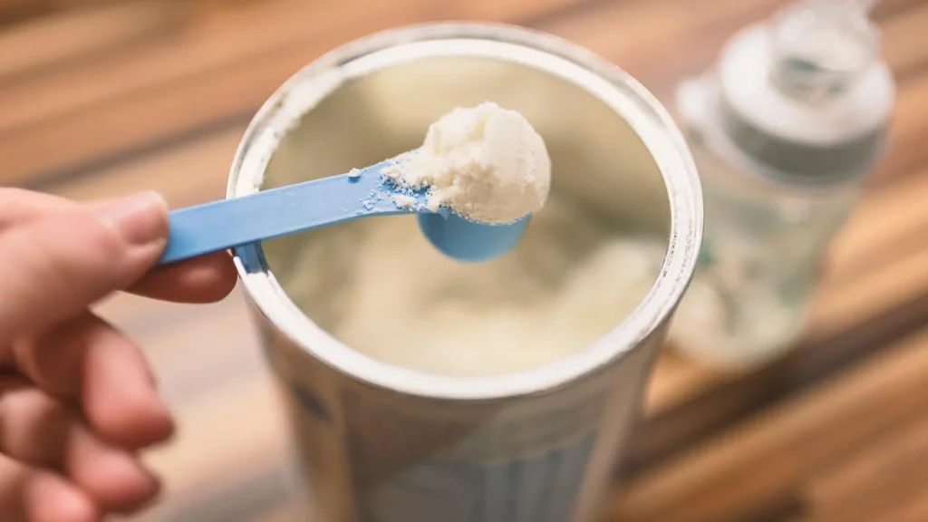 In Frankreich untersuchen Behörden den Tod zweier Säuglinge nach Konsum von Nestlé-Babynahrung. Ein kausaler Zusammenhang ist bislang nicht bestätigt.