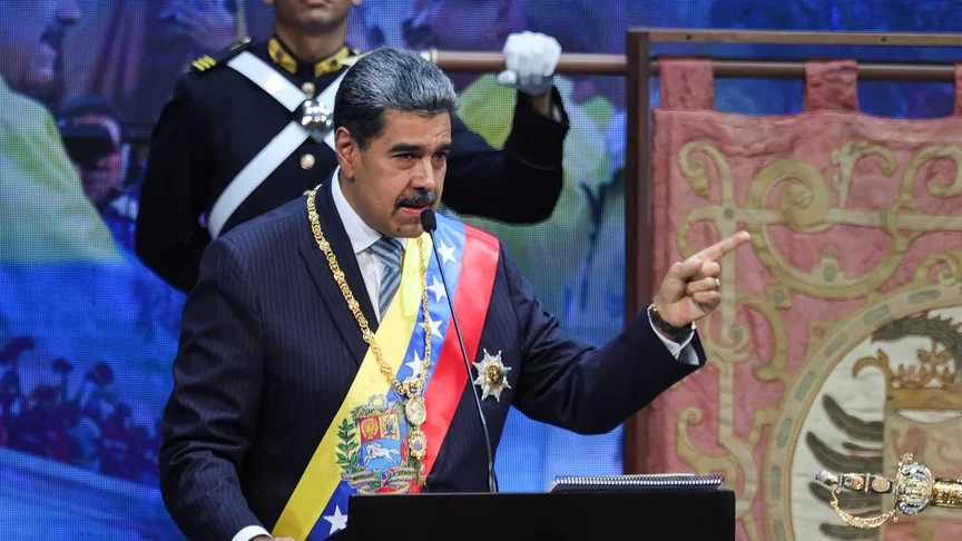 Trump erklärt, Maduro sei nach US-Operation aus Venezuela ausgeflogen worden Donald Trump spricht von einer großangelegten US-Operation in Venezuela und der Ausreise von Nicolás Maduro. Im Land wurde der Ausnahmezustand verhängt