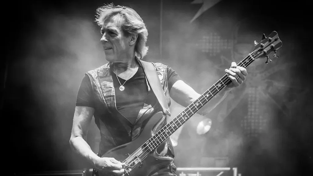 Francis Buchholz, früherer Bassist der Scorpions, ist tot. Seine Familie teilte mit: Er starb mit 71 nach langem Kampf gegen Krebs. Was über ihn bekannt ist