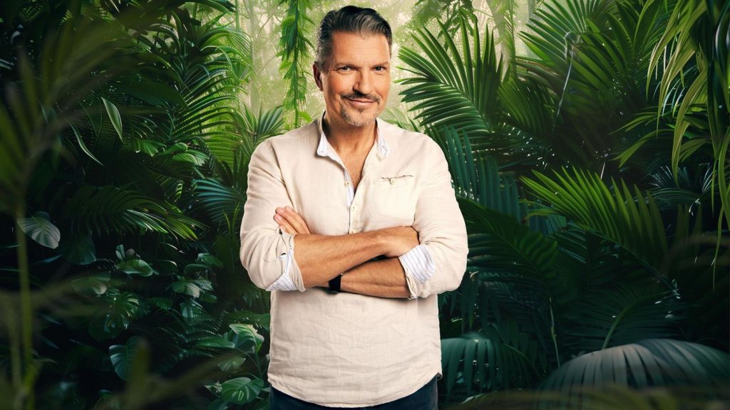 Hardy Krüger, Sohn der legendären Schauspiellegende, nimmt an der 19. Staffel von „Ich bin ein Star… Holt mich hier raus!“ teil, die am 23. Januar in Australien startet