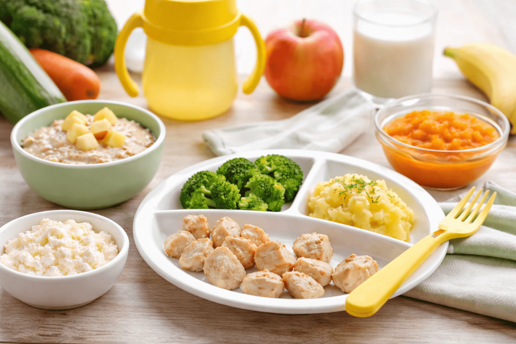 Menü für Kinder ab 1 Jahr: ausgewogene Ernährung Menü für Kinder ab 1 Jahr: Prinzipien der Ernährung, Tabellen, Menübeispiele und praktische Tipps für Eltern in Deutschland.