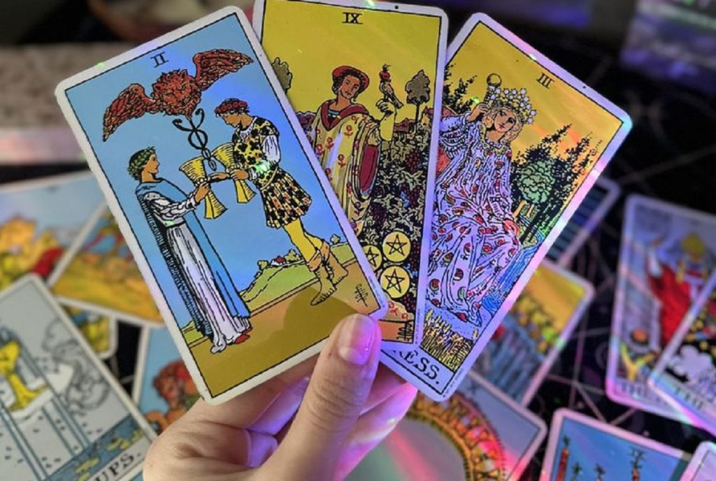 Tageshoroskop der Tarotkarten für den 6. Februar 2026 für jedes Sternzeichen. Praktische Tipps der Karten helfen, den Tag positiv zu gestalten.