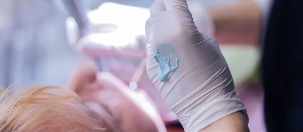 In Deutschland wird die Abschaffung freiwilliger Leistungen der Krankenkassen diskutiert – Einsparpotenzial von bis zu 1 Milliarde Euro In Deutschland wird die Streichung freiwilliger Kassenleistungen diskutiert. Die KBV sieht ein Einsparpotenzial von fast 1 Milliarde Euro pro Jahr.