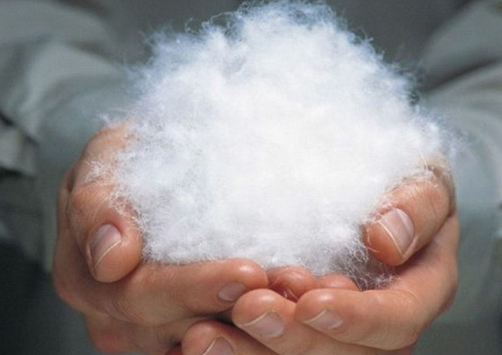 Daunenjacke richtig waschen: Regeln und Tipps Daunenjacke richtig waschen: Temperatur, Waschmittel, Schleudern und Trocknen. Schritt-für-Schritt-Anleitung und praktische Tipps für optimale Pflege