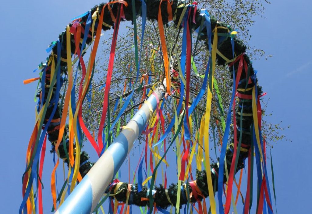 Was man am 1. März in Deutschland und weltweit feiert: Traditionen, Feiertage, Aberglauben und Verbote. Praktischer Leitfaden für Einwohner und Reisende