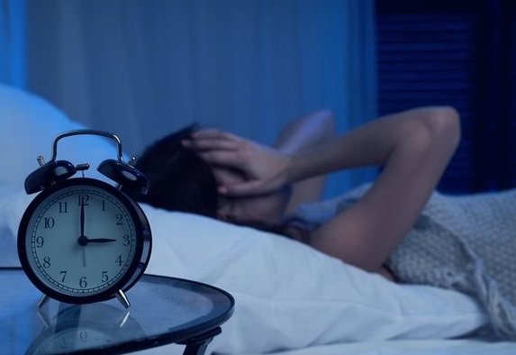 Wie man Schlaflosigkeit loswird: Tipps und Methoden