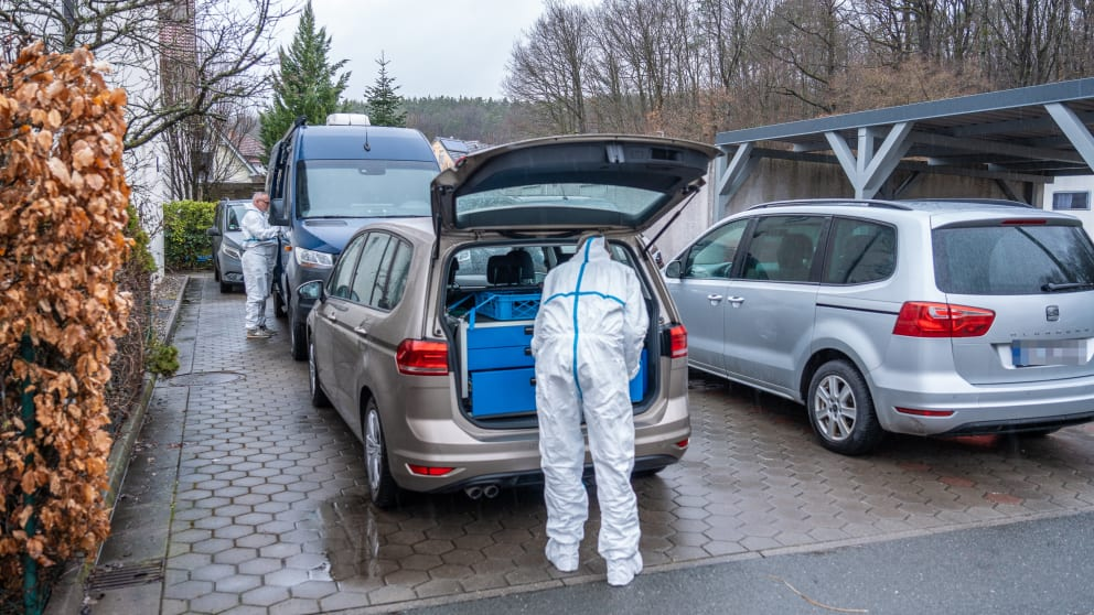 Bayern: Mann erschießt Ehefrau und Kinder, dann Suizid