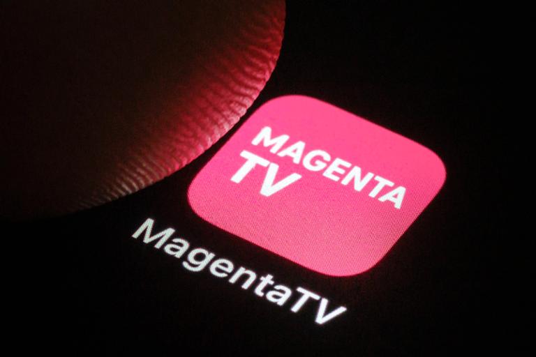 Unerwartete Störungen bei MagentaTV und Sky: Was mit der Aufnahmefunktion passiert MagentaTV 2.0 bringt Änderungen: alte Geräte werden deaktiviert, Aufnahmen gehen verloren und Sky-Funktionen sind eingeschränkt. Was Nutzer jetzt wissen müssen.