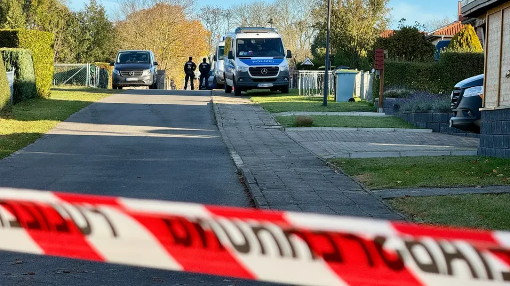 Mordfall Fabian: Staatsanwaltschaft Rostock erhebt Anklage Staatsanwaltschaft Rostock hat die Ermittlungen im Fall des getöteten achtjährigen Fabian aus Güstrow abgeschlossen. Gegen die Verdächtige wurde Anklage wegen Mordes erhoben.