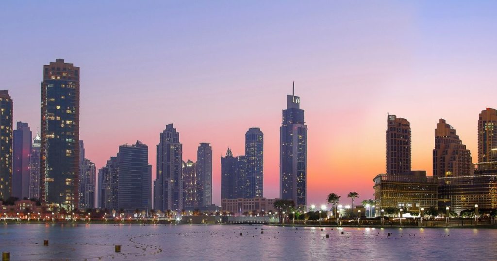 Evakuierung deutscher Staatsbürger aus den VAE: Routen, Kontakte und Empfehlungen Evakuierung deutscher Staatsbürger aus den VAE: Routen, Botschaftskontakte und Schritt-für-Schritt-Anleitungen für eine sichere Rückkehr nach Deutschland.