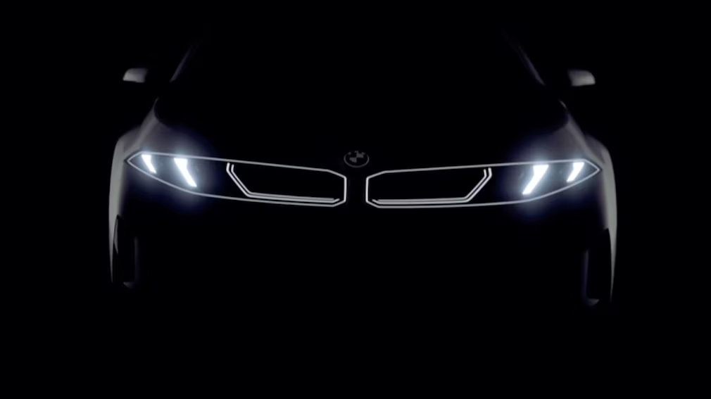 BMW zeigt ersten Teaser des neuen elektrischen i3 BMW hat den ersten Teaser des neuen elektrischen i3 gezeigt. Die Limousine erhält ein Design im Stil der Neue-Klasse, 800-Volt-Technik und bis zu 800 km Reichweite