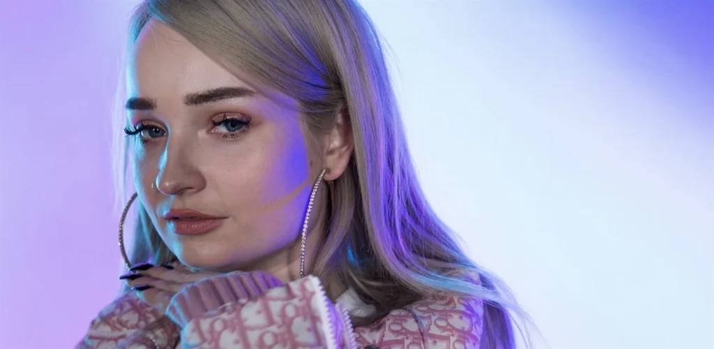 Kim Petras: Biografie, Größe, Gewicht, Maße, Skandale und Karriere. Alle wichtigen Fakten kompakt und verständlich erklärt.