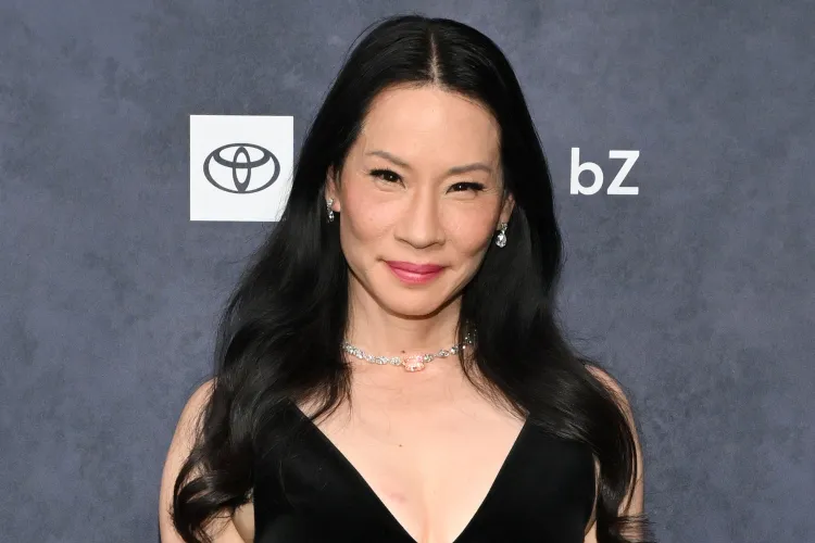 Lucy Liu berichtet über falsche Krebsdiagnose und Operation Lucy Liu berichtet über eine falsche Krebsdiagnose in den 1990ern, die zu einer unnötigen Operation führte, und betont die Bedeutung von Vorsorge und Zweitmeinungen