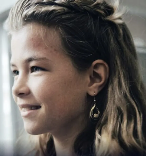 US-Polizei findet vermisstes 13-jähriges Mädchen nach 32 Jahren Ein 1994 in den USA verschwundenes 13-jähriges Mädchen wurde nach 32 Jahren lebend gefunden. Sie lebte unter anderem Namen, weitere Details bleiben offen