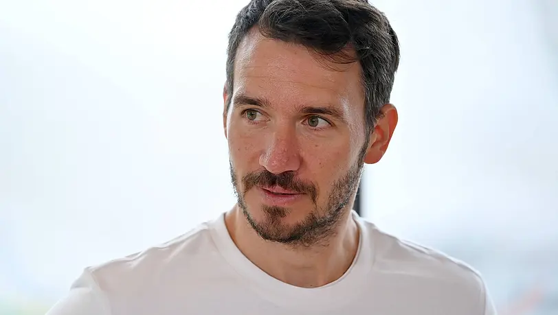 Eltern drohen mit Klagen: Was Felix Neureuther von Schulen fordert Felix Neureuther fordert Einschränkungen für soziale Medien bei Kindern, kritisiert Tablets im Unterricht und plädiert für mehr Autonomie für Lehrkräfte