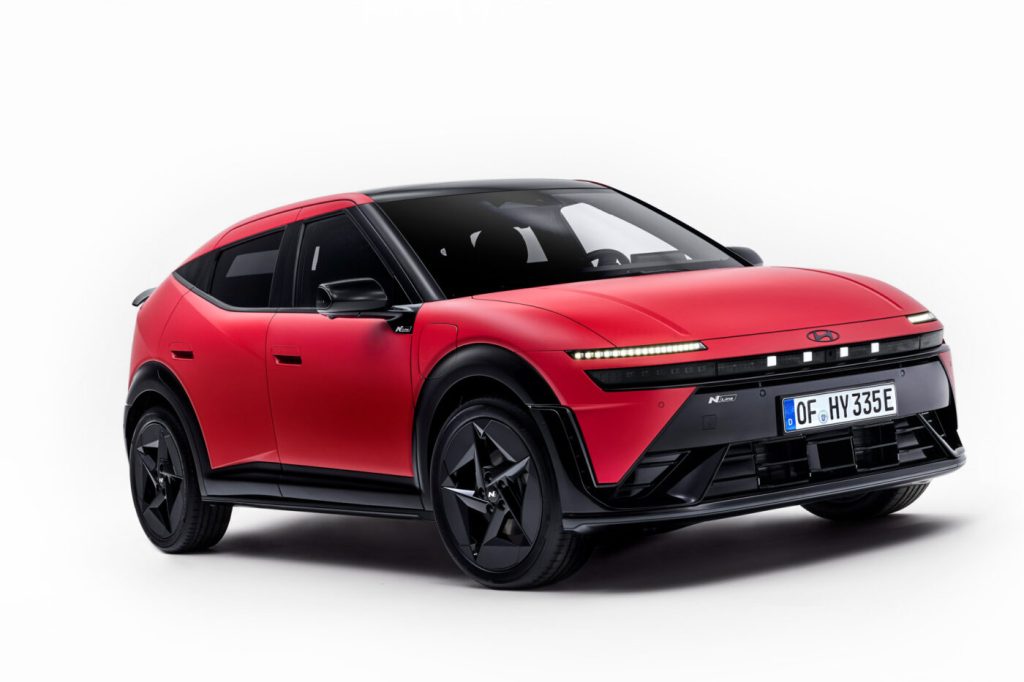 Hyundai präsentiert den Ioniq 3 mit Aero-Hatch-Design, bis zu 496 km Reichweite und E-GMP-Plattform. Neuer Elektro-Kompakter für Europa.