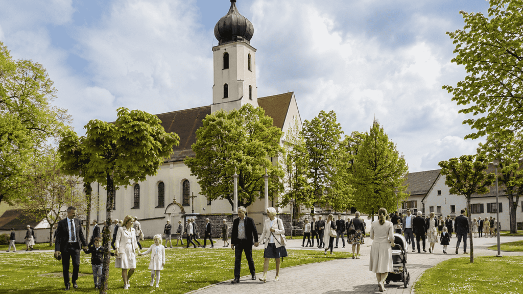 Pfingstsonntag 2026 in Deutschland: Datum, Bedeutung, Traditionen, Öffnungszeiten, Feiertagsregeln und praktische Tipps für das lange Wochenende